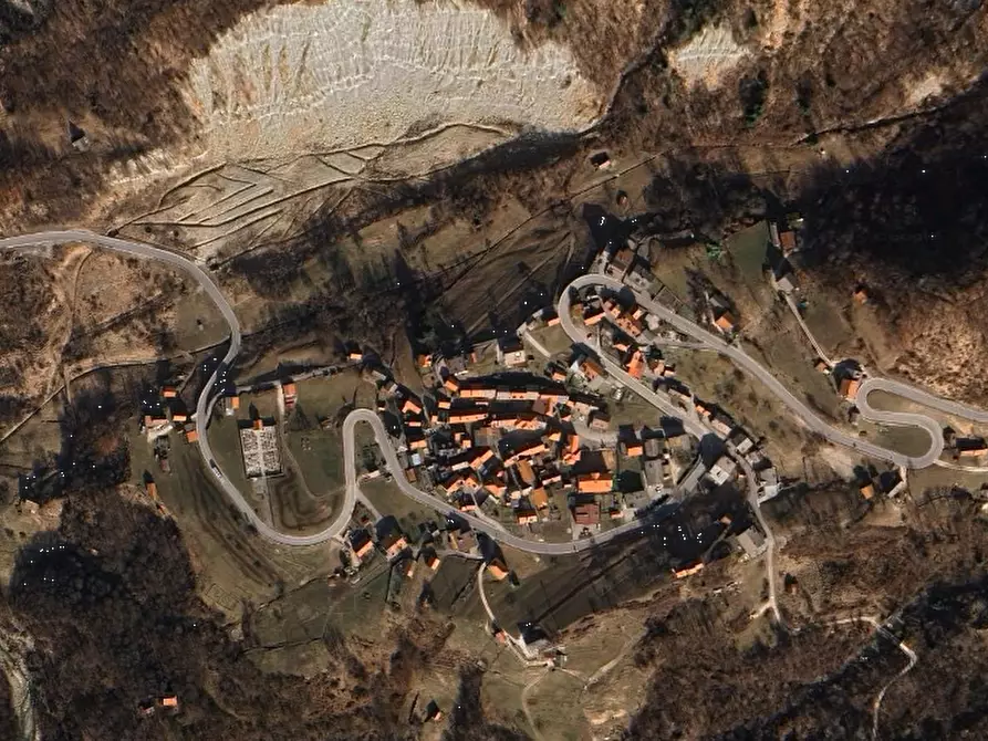 Immagine 14 di Porzione di casa in vendita  in Via I maggio a Tambre