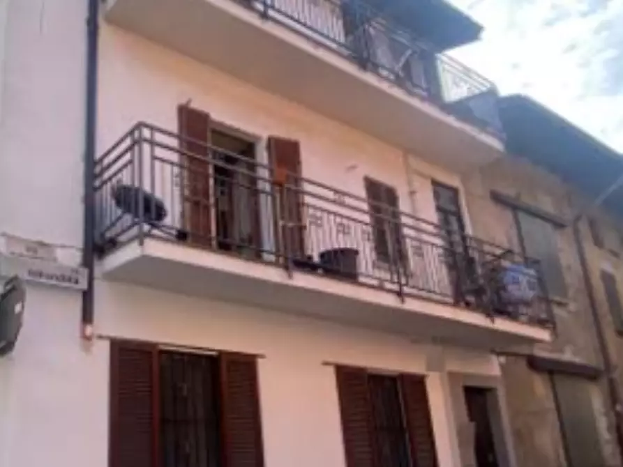 Immagine 2 di Appartamento in vendita  in Via Mirandola a Levate