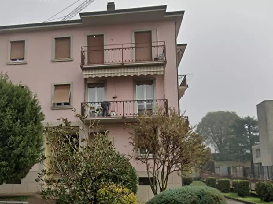 Immagine 9 di Appartamento in vendita  in Via Abruzzi a Curno