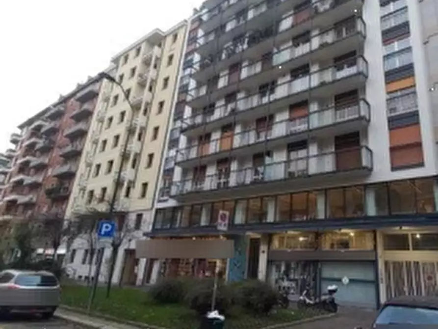 Immagine 2 di Appartamento in vendita  in Viale Andrea Doria a Milano