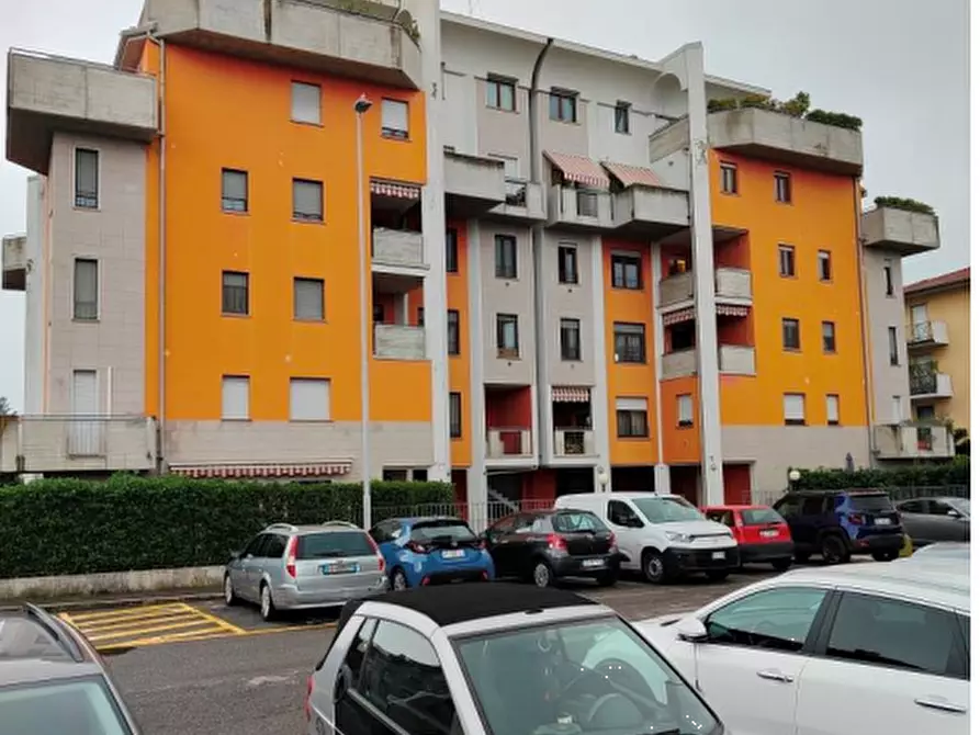 Immagine 1 di Appartamento in vendita  in via Capitano Sora a Dalmine