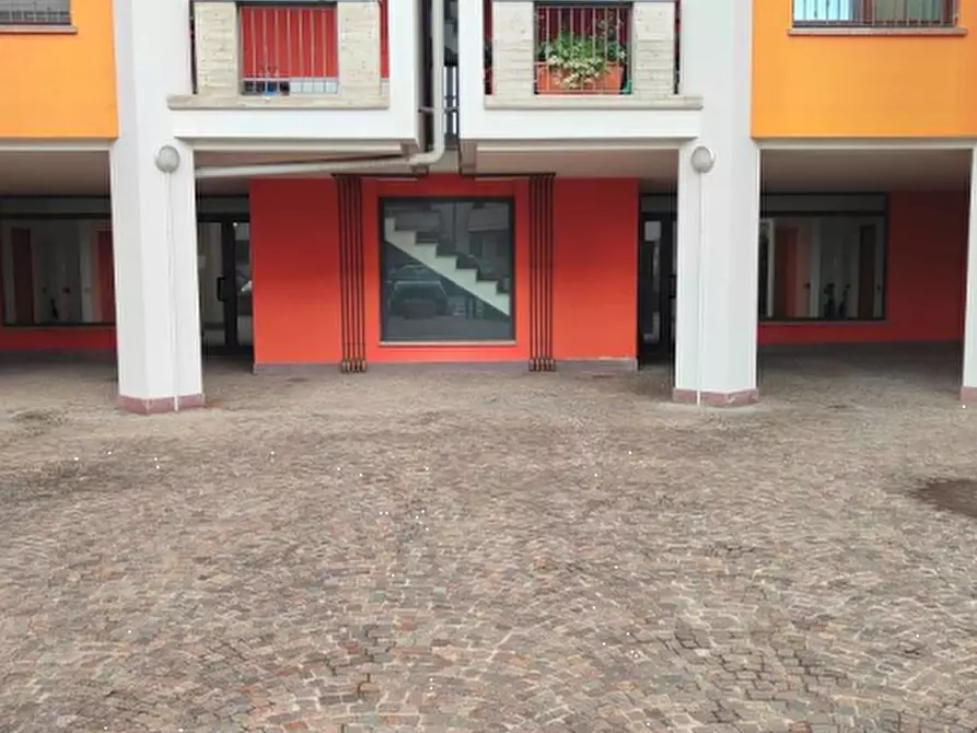 Immagine 2 di Appartamento in vendita  in via Capitano Sora a Dalmine