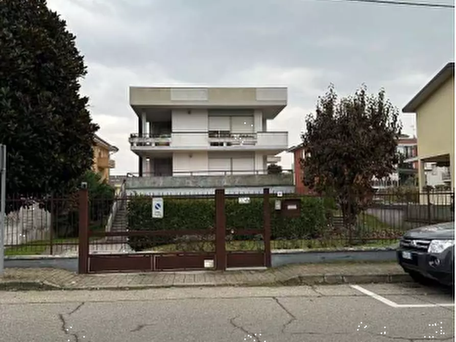Immagine 1 di Appartamento in vendita  in Via Francesco Rossi a Vercelli