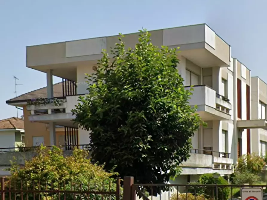 Immagine 6 di Appartamento in vendita  in Via Francesco Rossi a Vercelli