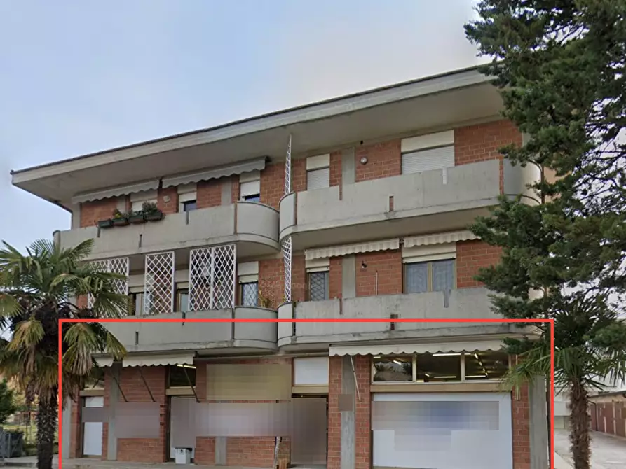 Immagine 4 di Negozio in vendita  in Via E. Curiel a Terzo Di Aquileia