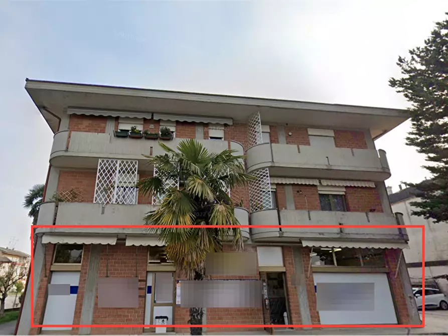 Immagine 9 di Negozio in vendita  in Via E. Curiel a Terzo Di Aquileia