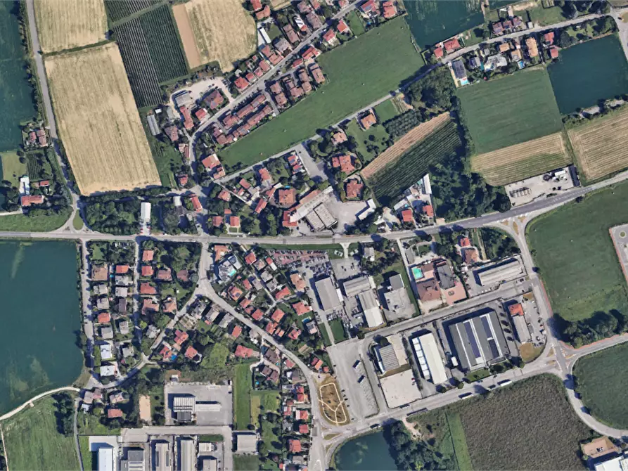 Immagine 1 di Posto auto in vendita  in Via Grado  a Staranzano