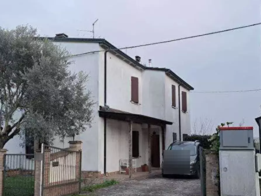 Immagine 1 di Casa indipendente in vendita  in Via Fiumazzo  a Lugo