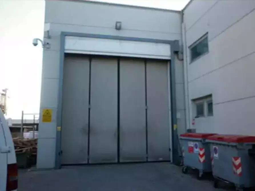 Immagine 3 di Capannone industriale in vendita  in Via Divisione Tridentina a Pesaro