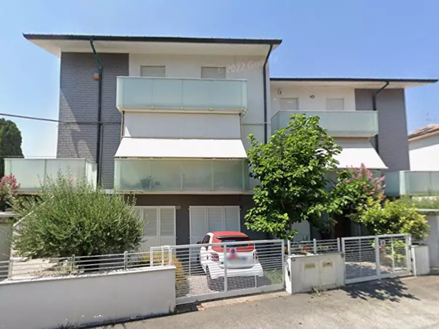 Immagine 3 di Laboratorio in vendita  in Via R. Scacciani a Pesaro