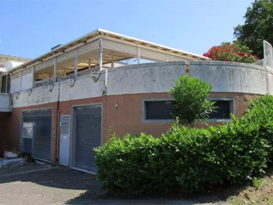 Immagine 5 di Negozio in vendita  in Via delle Rondini  a Pesaro