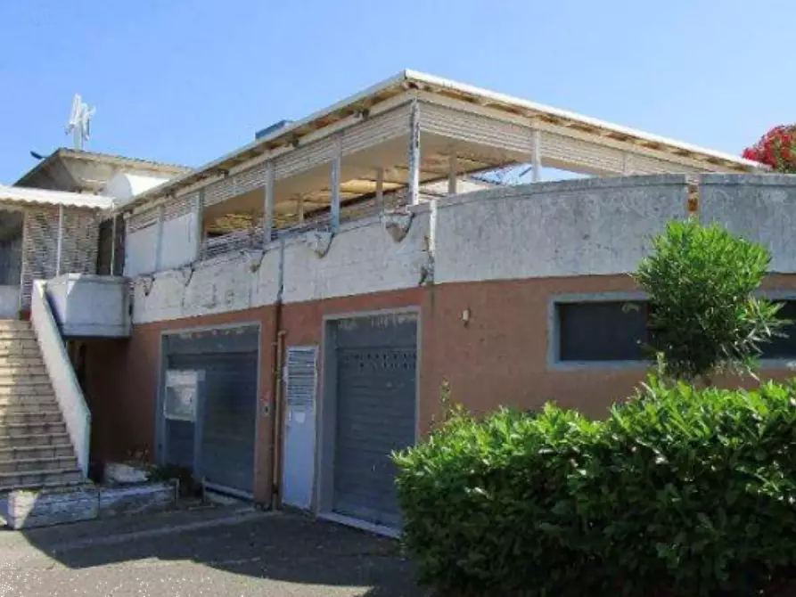 Immagine 6 di Negozio in vendita  in Via delle Rondini  a Pesaro
