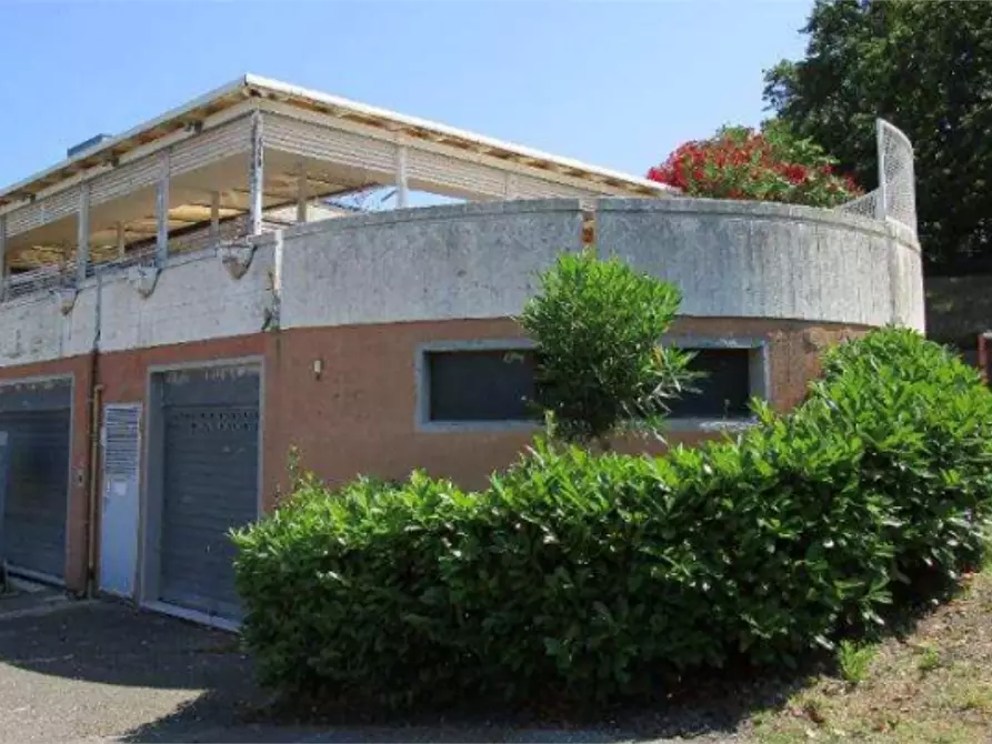 Immagine 7 di Negozio in vendita  in Via delle Rondini  a Pesaro