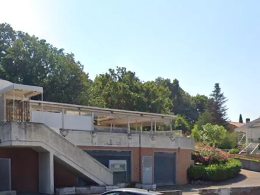 Immagine 9 di Negozio in vendita  in Via delle Rondini  a Pesaro