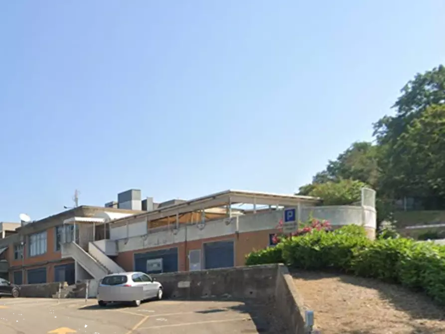 Immagine 12 di Negozio in vendita  in Via delle Rondini  a Pesaro