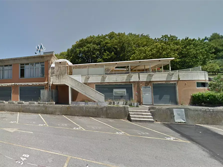 Immagine 15 di Negozio in vendita  in Via delle Rondini  a Pesaro