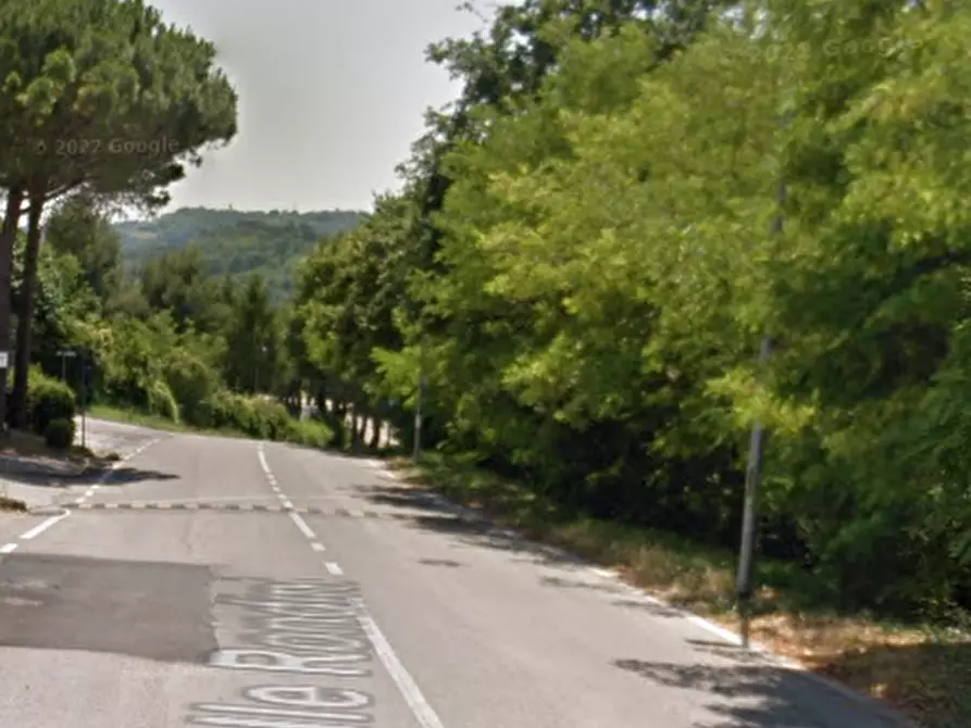 Immagine 21 di Negozio in vendita  in Via delle Rondini  a Pesaro