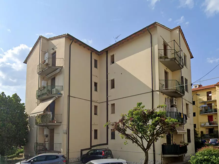 Immagine 5 di Appartamento in vendita  in Via Castel dei Guidi a Pistoia