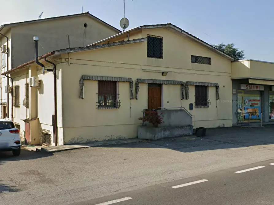 Immagine 1 di Stabile in vendita  in Strada Levata a Goito