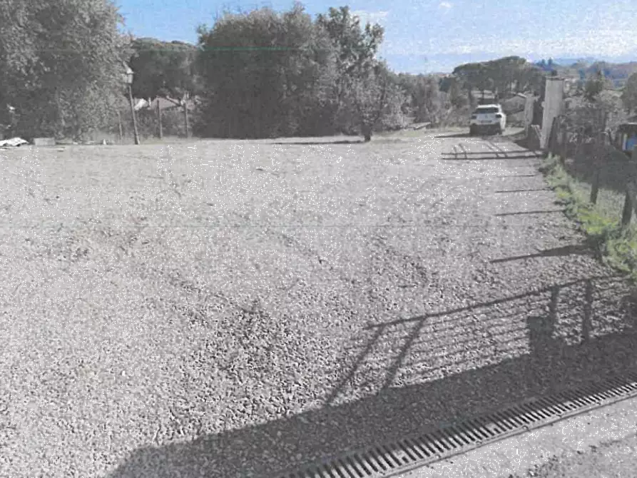 Immagine 7 di Posto auto in vendita  in Via Mortelle a Carmignano