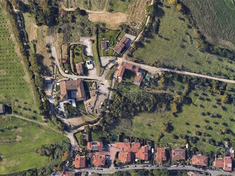 Immagine 12 di Posto auto in vendita  in Via Mortelle a Carmignano