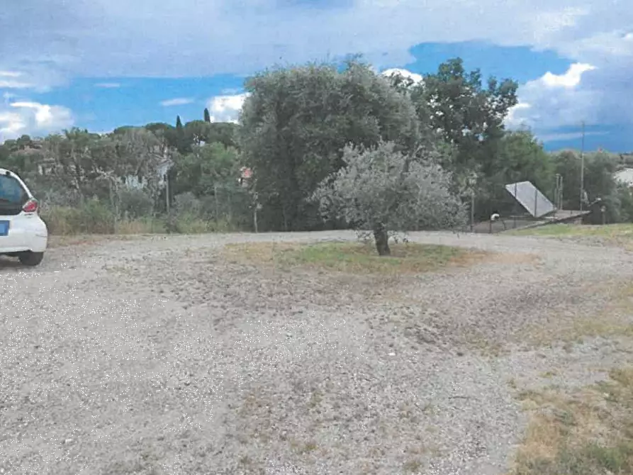 Immagine 4 di Posto auto in vendita  in Via Mortelle a Carmignano