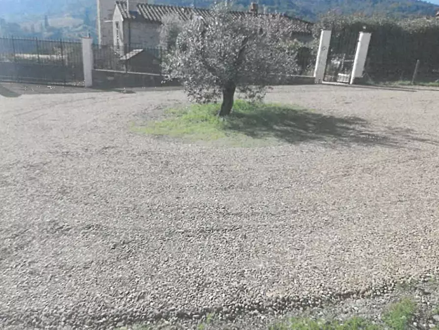 Immagine 6 di Posto auto in vendita  in Via Mortelle a Carmignano