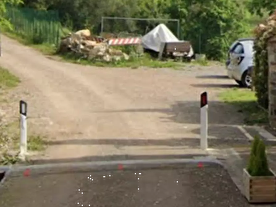 Immagine 8 di Posto auto in vendita  in Via Mortelle a Carmignano