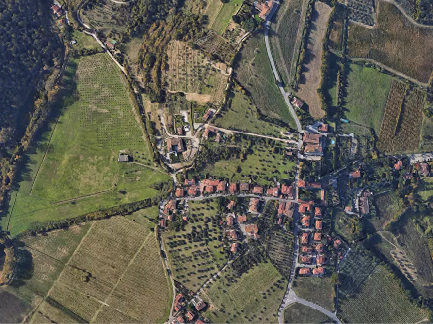 Immagine 11 di Posto auto in vendita  in Via Mortelle a Carmignano