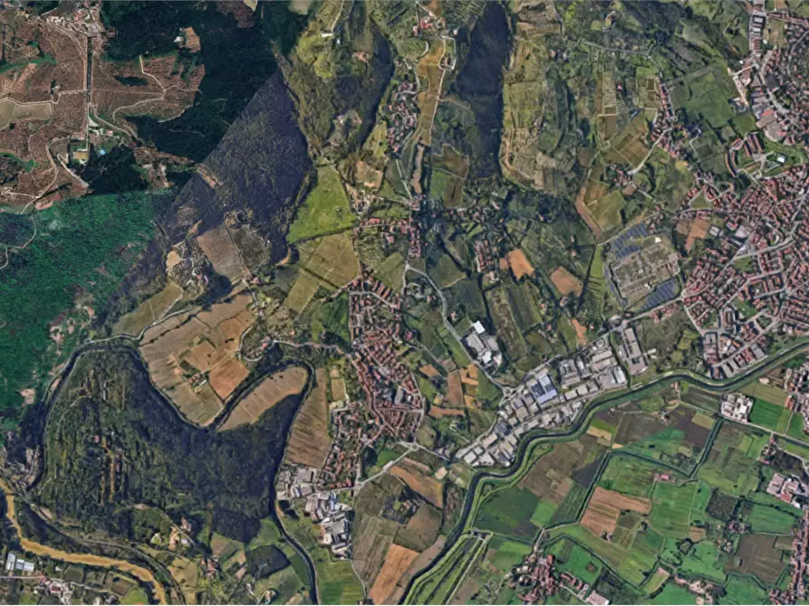 Immagine 13 di Posto auto in vendita  in Via Mortelle a Carmignano