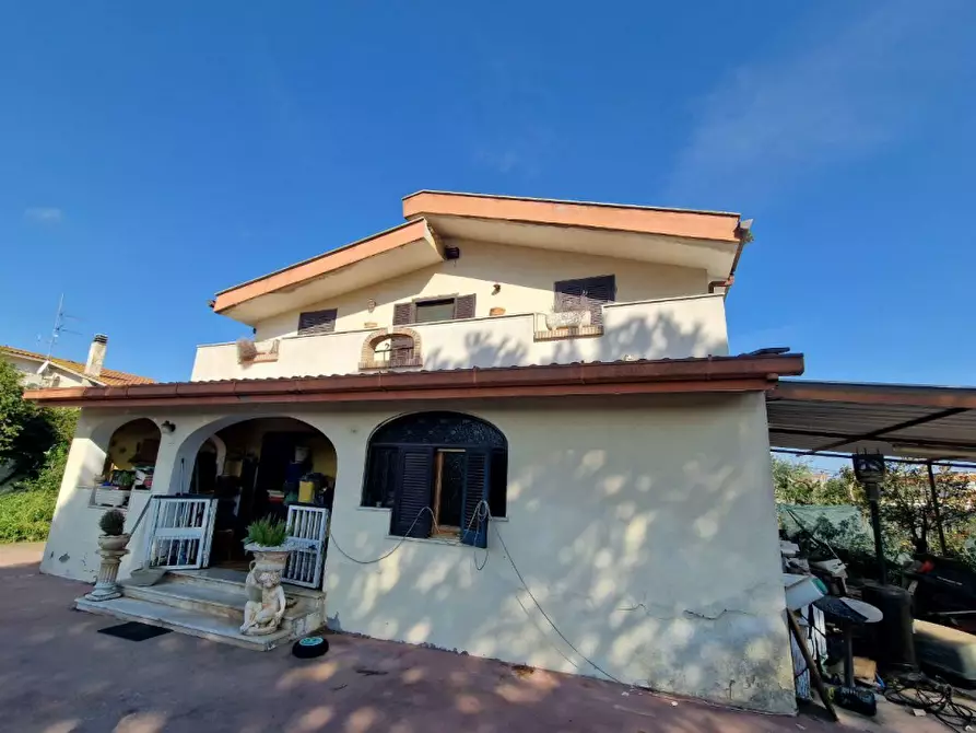 Immagine 2 di Casa indipendente in vendita  in Via Pantelleria a Aprilia