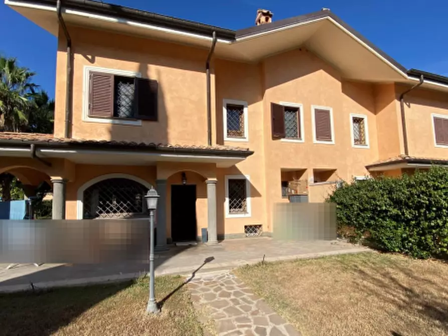 Immagine 2 di Casa bifamiliare in vendita  in V.le Giovanni Dusmet a Grottaferrata