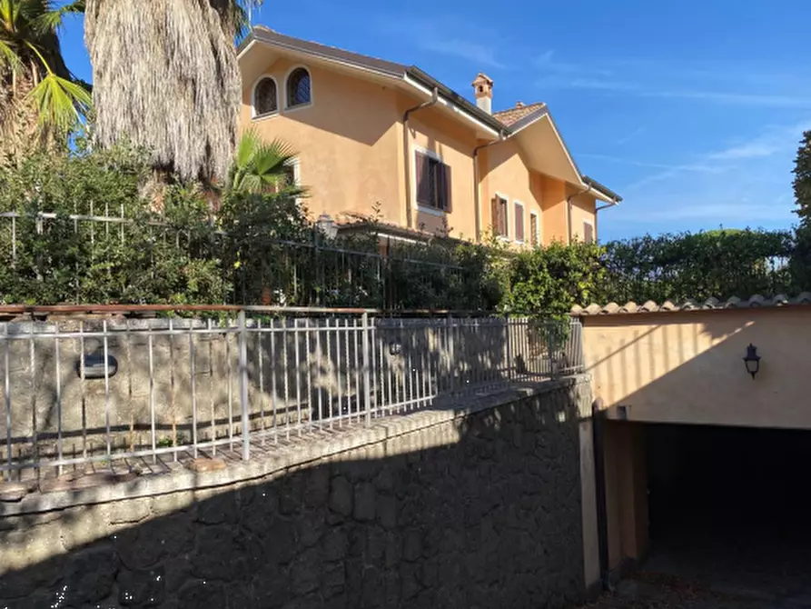 Immagine 7 di Casa bifamiliare in vendita  in V.le Giovanni Dusmet a Grottaferrata