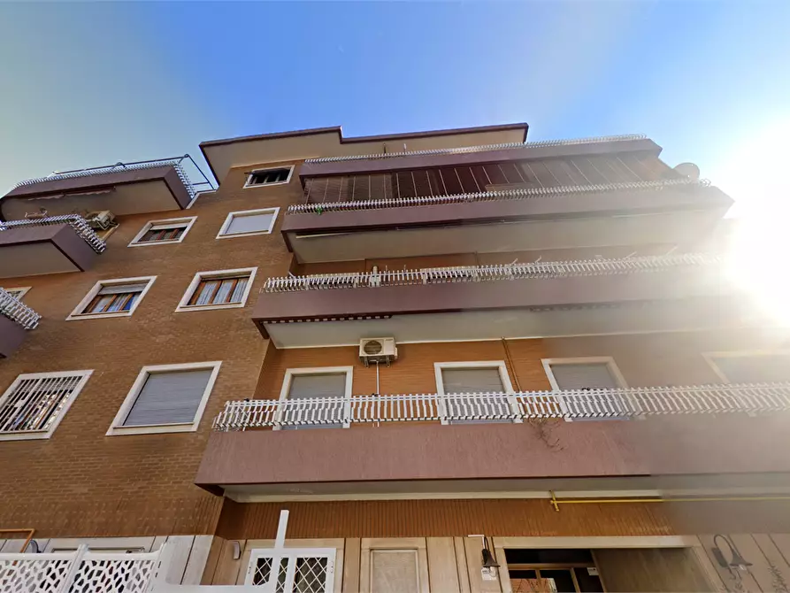 Immagine 7 di Appartamento in vendita  in Via di Villa Lauricella a Roma
