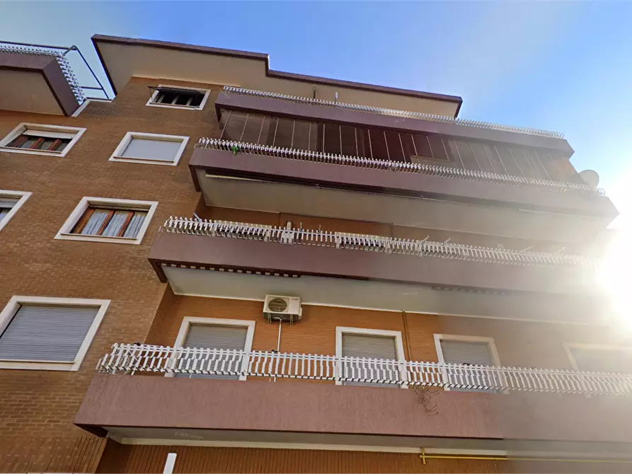Immagine 9 di Appartamento in vendita  in Via di Villa Lauricella a Roma
