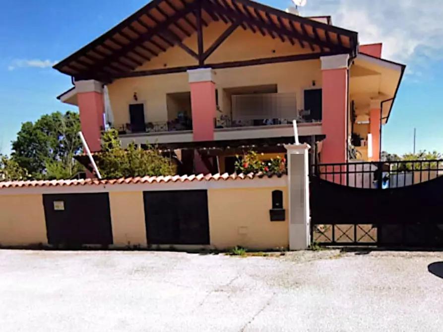 Immagine 2 di Appartamento in vendita  in Via delle Primule a Pomezia