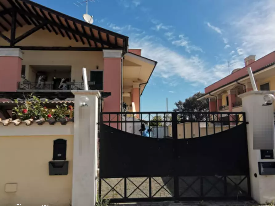 Immagine 5 di Appartamento in vendita  in Via delle Primule a Pomezia