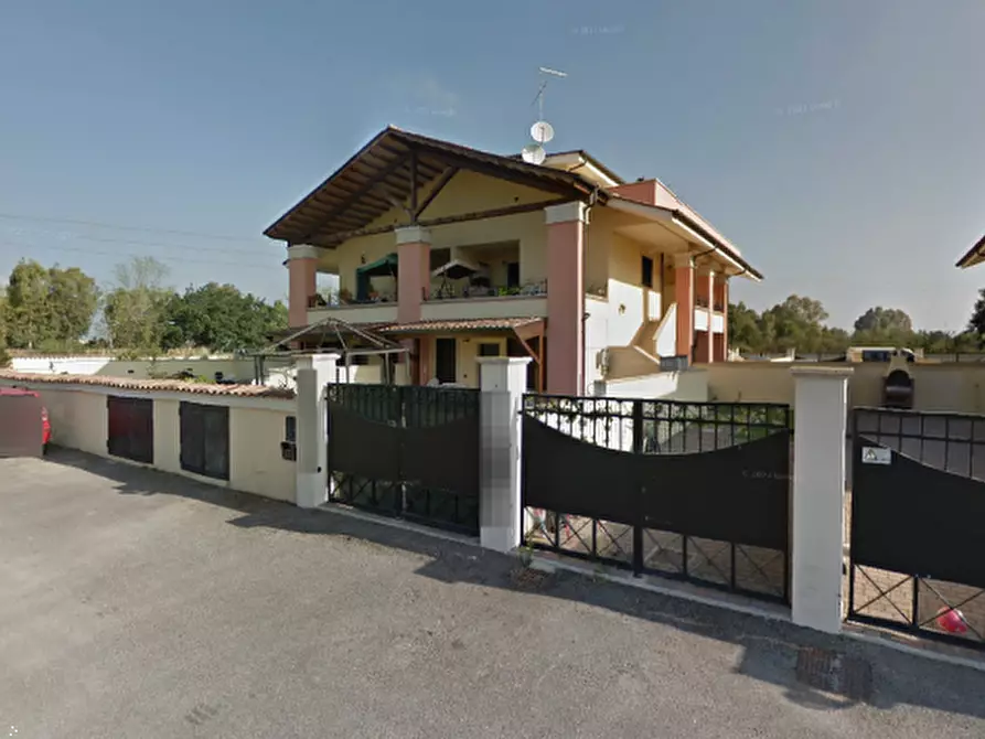 Immagine 1 di Appartamento in vendita  in Via delle Primule a Pomezia