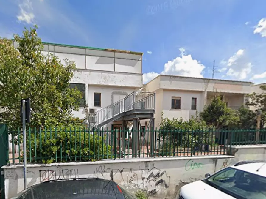 Immagine 3 di Stabile in vendita  in Via Dionisio a Roma