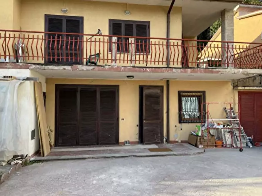 Immagine 2 di Villa in vendita  in Via Salvo D'Acquisto a Lanuvio