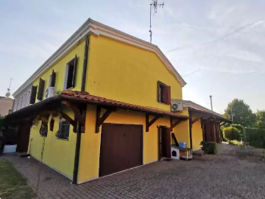 Immagine 1 di Villa in vendita  in Via Danubio a San Donà Di Piave