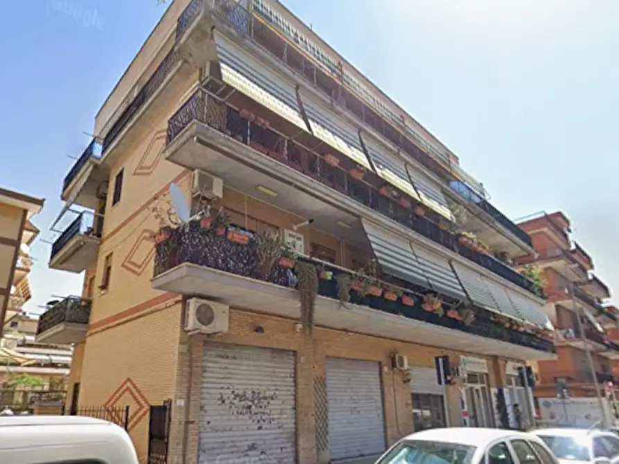 Immagine 1 di Appartamento in vendita  in Via Limbiate a Roma
