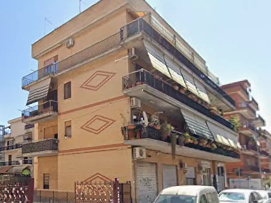 Immagine 2 di Appartamento in vendita  in Via Limbiate a Roma