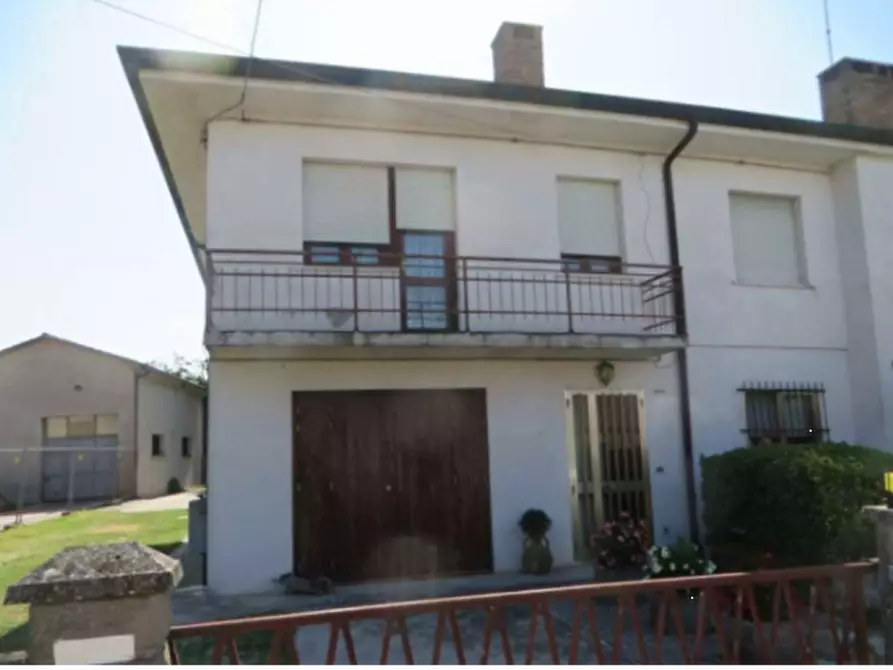 Immagine 1 di Casa indipendente in vendita  in Via Chiavichetta a Fiesso Umbertiano