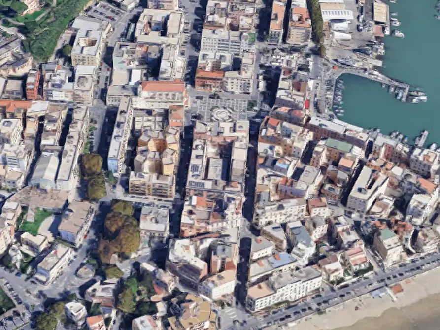 Immagine 7 di Magazzino in vendita  in Via Adua a Anzio