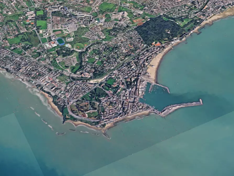 Immagine 9 di Magazzino in vendita  in Via Adua a Anzio