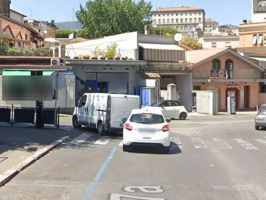 Immagine 5 di Negozio in vendita  in Via delle Mura a Velletri