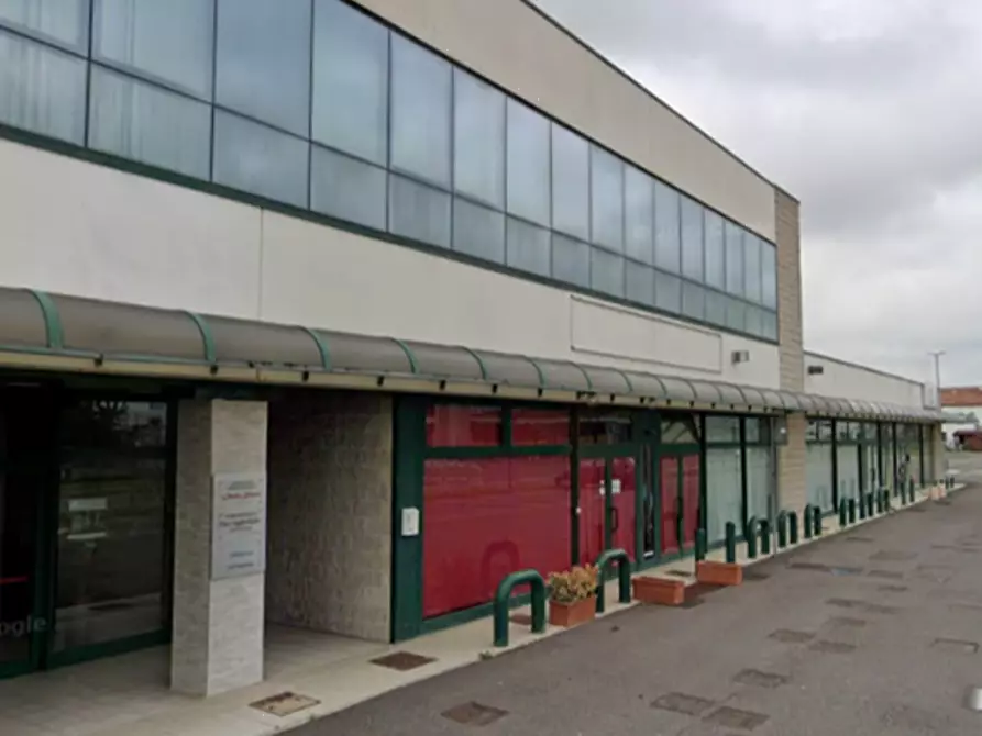 Immagine 5 di Negozio in vendita  in Via Europa  a Occhiobello