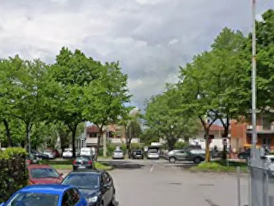 Immagine 4 di Magazzino in vendita  in Via Michelangelo Buonarroti a Gorgonzola