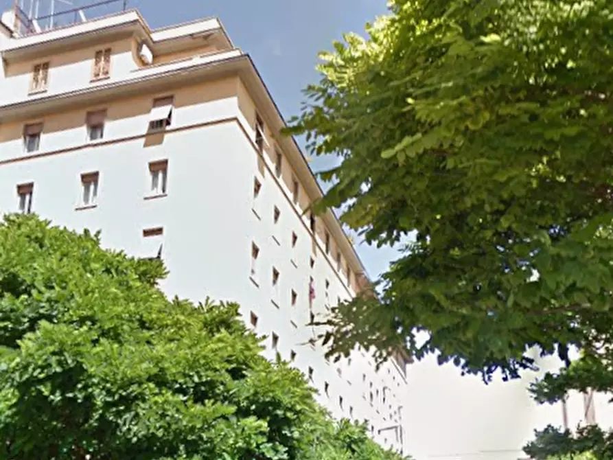 Immagine 4 di Appartamento in vendita  in Via Lucrino a Roma